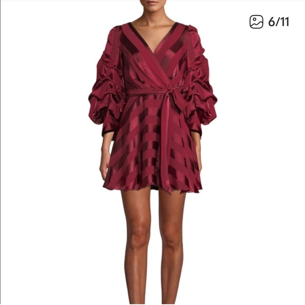 Alice + Olivia‎ Burgundy Long Sleeve Dress
